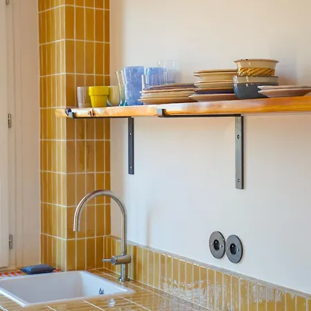 Sunny Cocoon With Harbor View Appartement