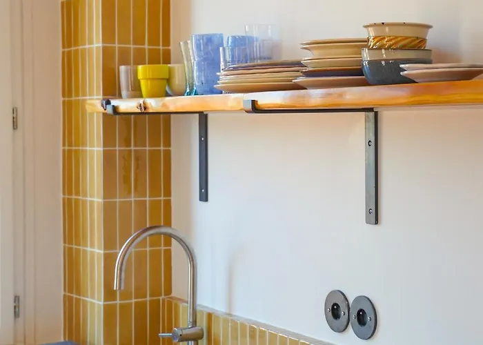 Sunny Cocoon With Harbor View Appartement